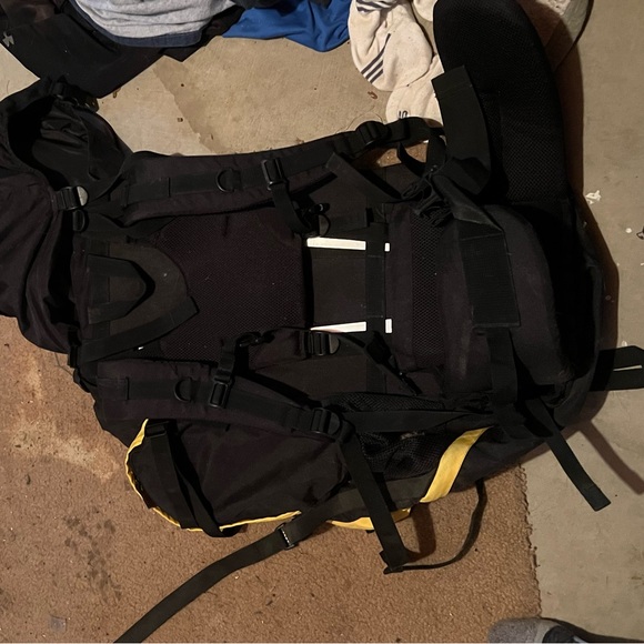 Coleman large hiking backpack - Picture 3 of 4